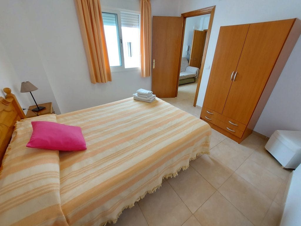 CENTUSUR NERJA B4, HABITACION CON BAñO PRIVADO Y WIFI